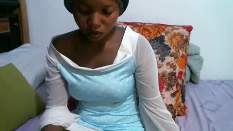 Snapshot of enchantedvee chatting on 05-31-26, 11:06 Vee online show from 05-31-26, 11:06
