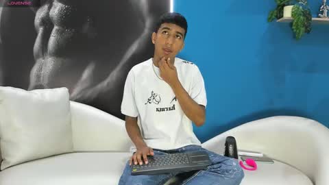 Snapshot of ender_h0t chatting on 10-10-25, 02:27 Ender online show from 10-10-25, 02:27