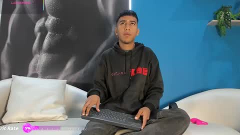 Snapshot of ender_h0t chatting on 10-11-25, 02:26 Ender online show from 10-11-25, 02:26