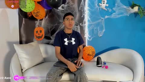 Snapshot of ender_h0t chatting on 10-25-25, 02:02 Ender online show from 10-25-25, 02:02