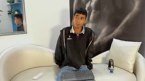 Snapshot of ender_h0t chatting on 11-06-25, 02:07 Ender online show from 11-06-25, 02:07