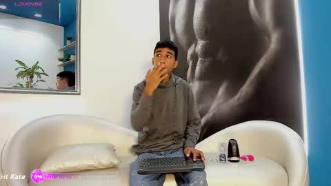 Snapshot of ender_h0t chatting on 11-18-25, 01:48 Ender online show from 11-18-25, 01:48