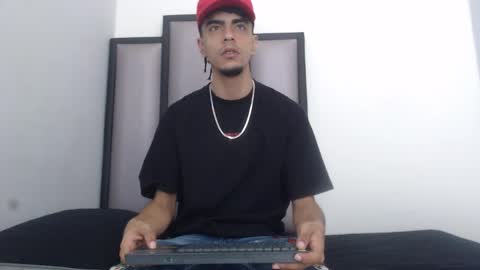 endrick_23 online show from 04-01-26, 03:40