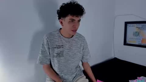 Salo online show from 03-20-26, 01:43