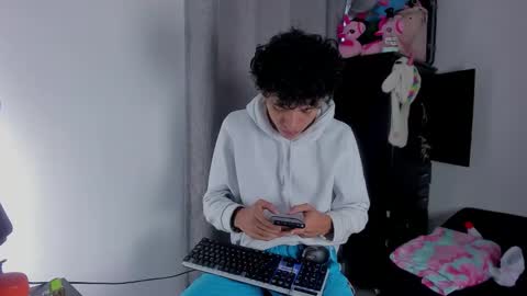 Salo online show from 03-31-26, 06:41