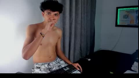 Salo online show from 04-15-26, 07:58