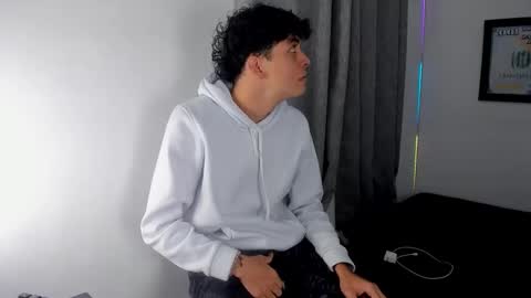 Salo online show from 04-17-26, 11:02