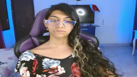 Engiel phoenix instagram engiel 13 online show from 12-15-25, 12:48