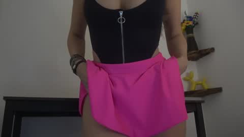 Snapshot of english_rose__ chatting on 11-23-25, 05:57 Rosie online show from 11-23-25, 05:57