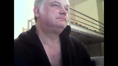 englishguysurrey online show from 10-16-25, 05:41