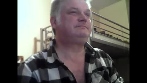 englishguysurrey online show from 12-17-25, 10:05