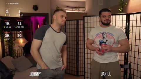 Snapshot of enjohnny chatting on 09-18-25, 05:48 Johnny online show from 09-18-25, 05:48