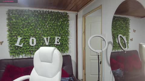 Snapshot of enma_clark chatting on 01-27-25, 07:13 Enma clark online show from 01-27-25, 07:13