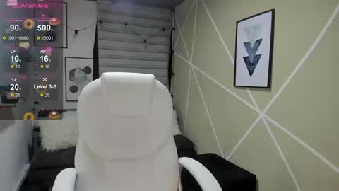 Snapshot of enma_clark chatting on 09-20-25, 04:02 Enma clark online show from 09-20-25, 04:02