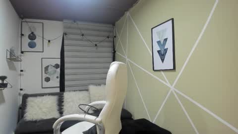 Snapshot of enma_clark chatting on 09-21-25, 04:14 Enma clark online show from 09-21-25, 04:14