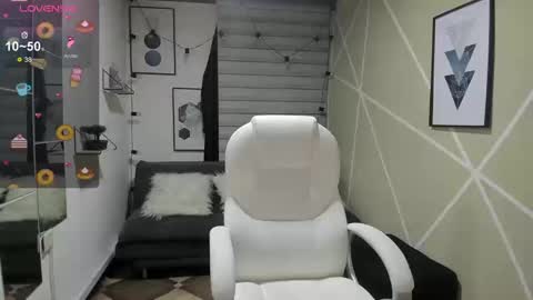 Snapshot of enma_clark chatting on 09-23-25, 04:04 Enma clark online show from 09-23-25, 04:04