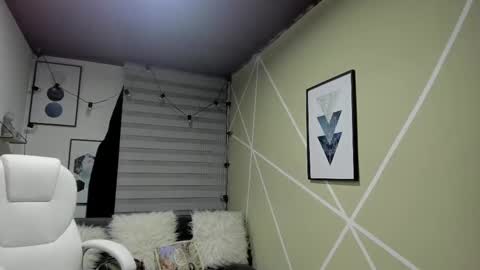 Snapshot of enma_clark chatting on 10-20-25, 04:02 Enma clark online show from 10-20-25, 04:02