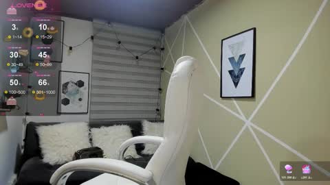 Snapshot of enma_clark chatting on 10-28-25, 04:27 Enma clark online show from 10-28-25, 04:27