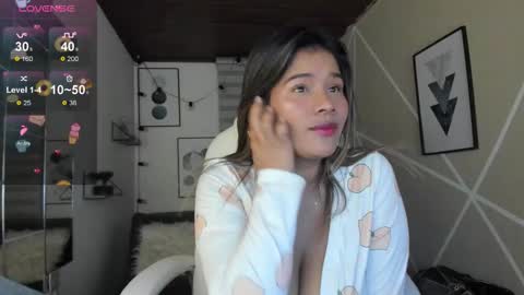 Snapshot of enma_clark chatting on 11-22-25, 05:17 Enma clark online show from 11-22-25, 05:17