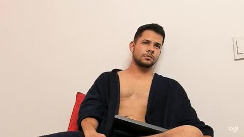 enmanuelgutierrez40 online show from 01-10-26, 06:37