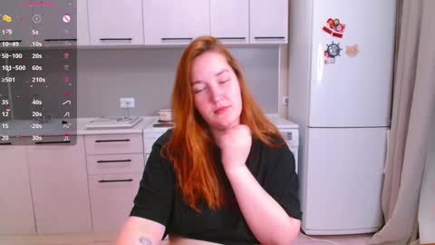 Snapshot of enorolve chatting on 01-17-25, 09:28 Horny Mary online show from 01-17-25, 09:28