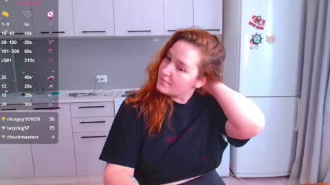 Snapshot of enorolve chatting on 01-24-25, 11:15 Horny Mary online show from 01-24-25, 11:15