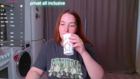 Snapshot of enorolve chatting on 02-19-25, 11:06 Horny Mary online show from 02-19-25, 11:06