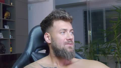 Erik online show from 01-15-25, 07:44