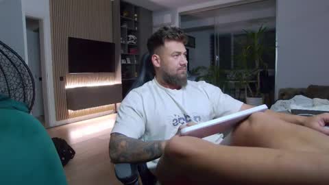 Erik online show from 02-11-25, 07:27