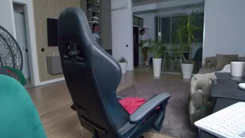 Erik online show from 02-23-25, 10:09