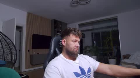 Erik online show from 03-02-25, 08:18