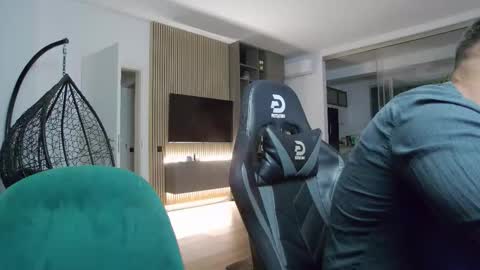 Erik online show from 09-14-25, 07:13