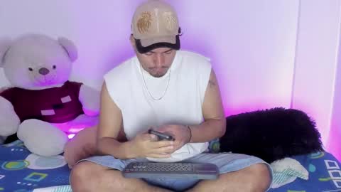 enrique online show from 11-16-25, 02:22