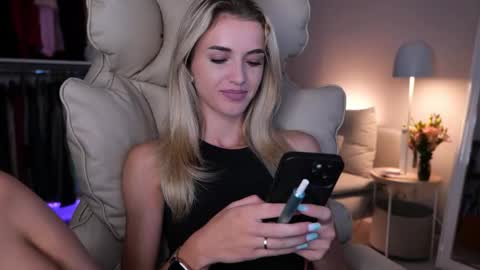 Snapshot of entya chatting on 09-10-25, 05:40 entya online show from 09-10-25, 05:40