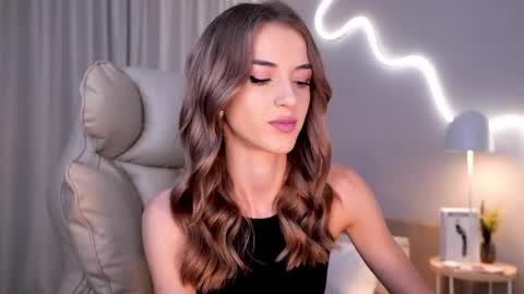 Snapshot of entya chatting on 10-17-25, 06:27 entya online show from 10-17-25, 06:27