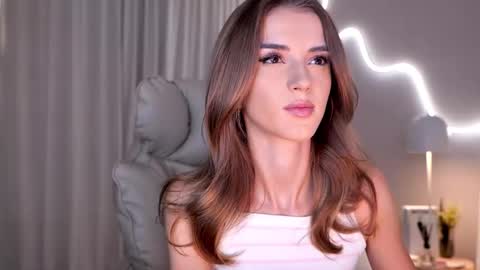 Snapshot of entya chatting on 10-20-25, 05:08 entya online show from 10-20-25, 05:08