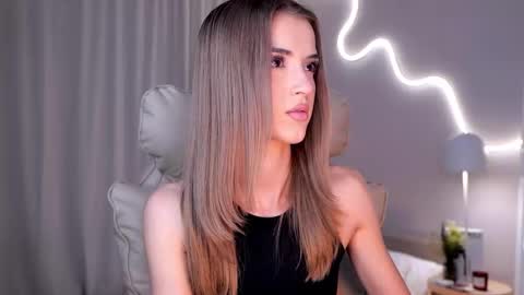 Snapshot of entya chatting on 10-28-25, 06:39 entya online show from 10-28-25, 06:39