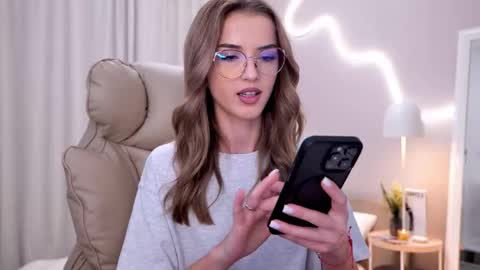 Snapshot of entya chatting on 11-03-25, 06:58 entya online show from 11-03-25, 06:58