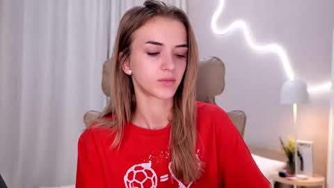 Snapshot of entya chatting on 11-07-25, 07:19 entya online show from 11-07-25, 07:19