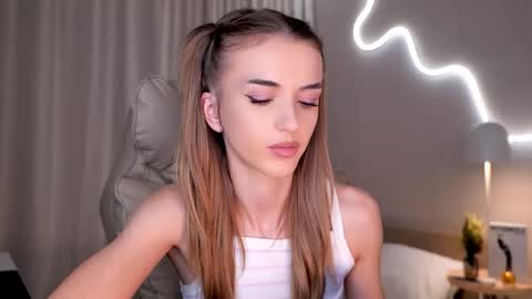 Snapshot of entya chatting on 11-13-25, 07:07 entya online show from 11-13-25, 07:07