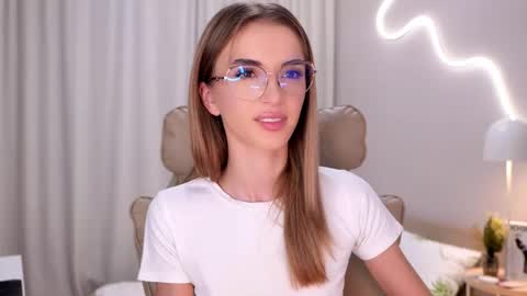 Snapshot of entya chatting on 11-21-25, 05:06 entya online show from 11-21-25, 05:06