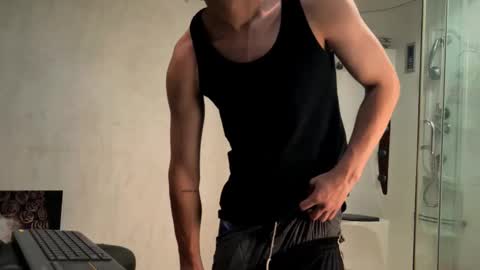 Snapshot of enzo_steel chatting on 11-27-25, 02:35 enzo_steel online show from 11-27-25, 02:35