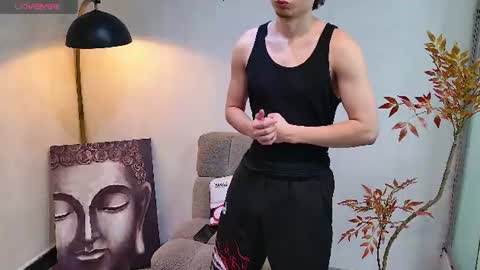 Snapshot of enzo_steel chatting on 06-11-26, 11:19 enzo_steel online show from 06-11-26, 11:19