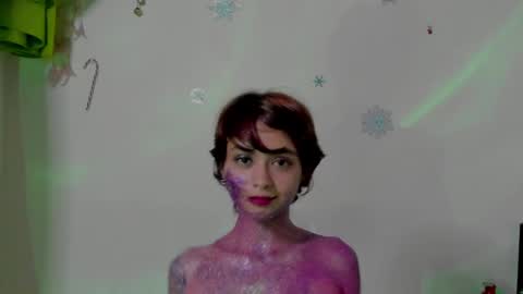 Snapshot of ephemeral_hot chatting on 12-21-24, 12:42 Leyla online show from 12-21-24, 12:42