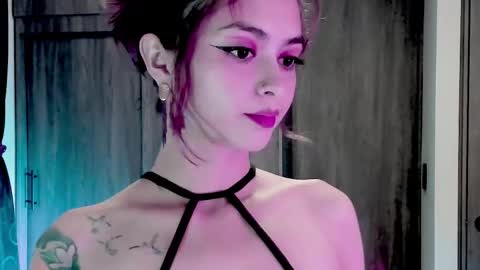 Snapshot of ephemeral_hot chatting on 12-04-25, 08:06 Leyla online show from 12-04-25, 08:06