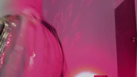 Snapshot of ephemeral_hot chatting on 05-15-26, 11:23 Leyla online show from 05-15-26, 11:23
