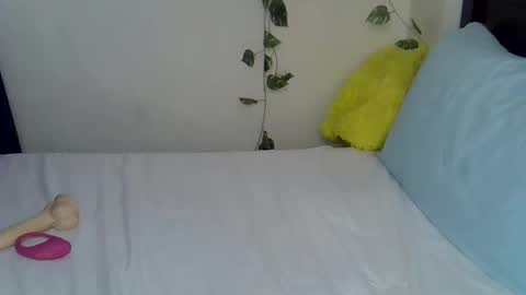 Snapshot of ephy03 chatting on 11-08-25, 11:47 ephy03 online show from 11-08-25, 11:47