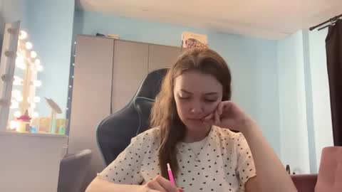 Lily online show from 03-11-26, 12:38