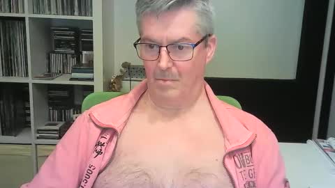 ErBee62 online show from 01-14-25, 09:41