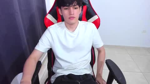 Snapshot of eren_tatakae chatting on 02-10-25, 08:21 eren_tatakae online show from 02-10-25, 08:21